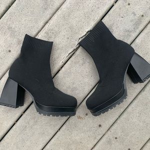 Black Chunky Heel Platform Chelsea Boots